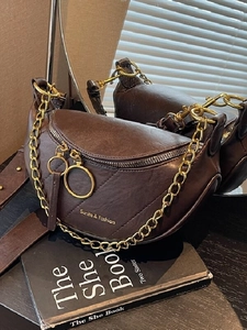 Sac à Épaule Demi Lune en Cuir PU Matelassé pour Femmes Sac Bandoulière Selle Vintage Avec Chaîne Dorée Sac à Main Mode