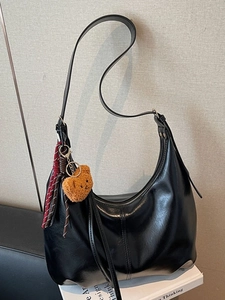 Retro PU Leather Large Capacity Hobo Bag For Women Vintage Shoulder Crossbody Bag With Bear Charm Commuter Tote Handbag