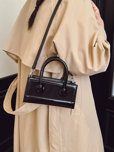 Retro black patchwork handbag for women in shiny patent leather and matte suede finish