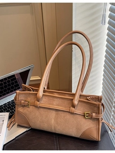 Chic brown tote shoulder bag with a mix of smooth leather and suede for professional use
