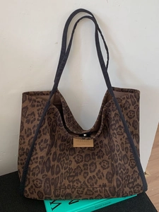 Leopard Print Suede Large Capacity Tote Bag For Women Retro Casual Commuting Shoulder Bag With Magnetic Buckle Fashion Bag