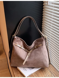 Borsa tote minimalista grande in finta pelle scamosciata rosa con fibbie dorate eleganti