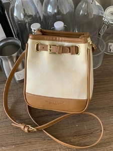Minimalist Retro PU Leather Bucket Bag Women Contrast Color Patchwork Shoulder Crossbody Bag With Belt Buckle Decorative Charm