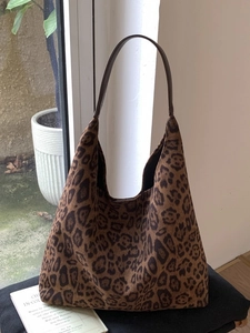 Large capacity leopard print tote bag with brown handles for daily autumn casual commute