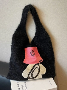 Women Large Capacity Plush Tote Bag Autumn Winter Soft Knitted Shoulder Bag With Cartoon Bear Patch Casual Handbag Shopping Bag