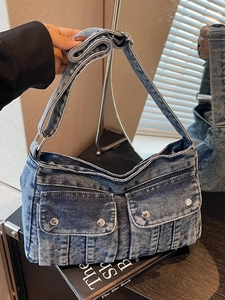 Sac à Épaule Vintage en Denim Lavé Avec Poches Cargo Style Workwear Décontracté Sac Banane Bandoulière pour Femmes Voyage Quotidien