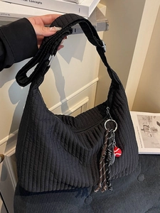 Sac Fourre-tout Matelassé Grande Capacité pour Femmes Sac à Épaule Hobo en Tissu Plissé Doux Avec Charme de Tennis