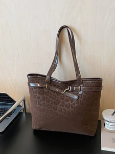 Grand sac cabas léopard marron avec poignées vernies pour un usage quotidien décontracté