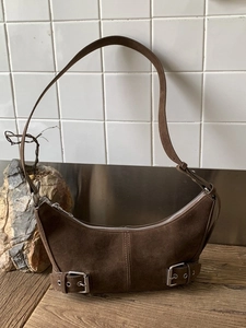 Women Retro PU Leather Croissant Shoulder Bag Minimalist Solid Color Hobo Bag With Metal Buckle Versatile Commuting Purse