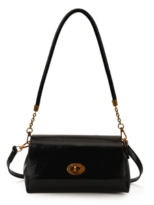 Sac bandoulière en cuir noir classique avec fermoir doré rotatif et bandoulière chaîne