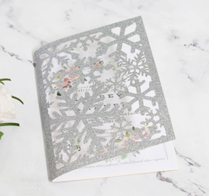 Cartes d'Invitation Flocon de Neige Découpées au Laser Papier Nacré Pailleté Cartes de Voeux pour Noël Mariage Fête
