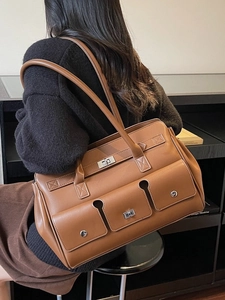 Retro brown large capacity tote bag with three front pockets for stylish urban commuting