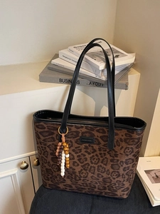 Vintage Frosted Leopard Print Tote Bag For Women Large Capacity PU Shoulder Bag With Wood Bead Charm Casual Commuter Shopper Bag