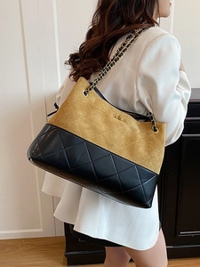 Contrast color large chain bucket bag with diamond lattice stitching and metal lock