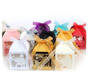 Boîtes à bonbons éléphant découpées au laser avec rubans en organza de couleurs assorties