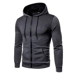 Vue détaillée du sweat à capuche pour hommes avec motif dégradé à pois noirs et fermeture zippée