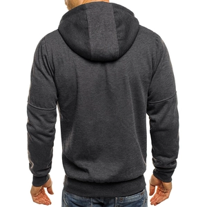 Sweat à capuche gris foncé pour hommes avec tissu en maille texturé et bords-côtes vue de dos