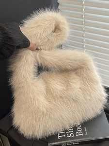 Women Faux Fur Plush Tote Bag Winter Large Capacity Shoulder Bag Soft Warm Handbag Korean Style Simple Solid Color Bag