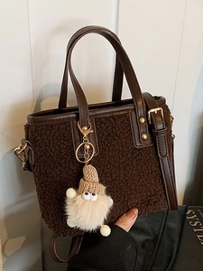 Sac Seau en Laine d'Agneau Femmes Peluche Fausse Fourrure Sac à Épaule Avec Pendentif Poupée Mode Chaud Automne Hiver