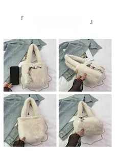 Detailansichten der cremeweißen Kunstpelz-Beuteltasche mit Kettenriemen und Blumenschal