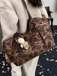 Vintage large-capacity paisley tote bag for women with adjustable leather shoulder straps