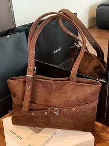 Women Large Capacity PU Suede Shoulder Bag Vintage Minimalist Tote Bag With Decorative Belt Buckle And Metal Eyelets For Commuting