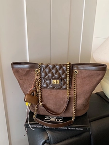 Vintage Suede PU Leather Quilted Tote Bag For Women Large Capacity Chain Shoulder Bag With Removable Charms Handbag