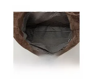 Vue intérieure du sac cabas en velours côtelé avec doublure rayée et poche zippée