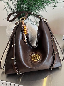 Grand Sac à Bandoulière Vintage en Cuir PU pour Femmes Sac à Dos Multifonctionnel Avec Logo M en Métal et Gland à Perles