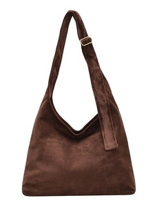 Grand sac cabas en daim marron foncé avec bandoulière réglable et design minimaliste
