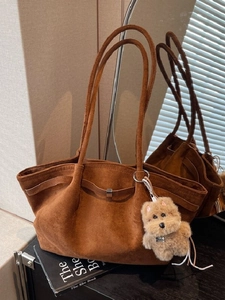 Women Large Capacity PU Leather Tote Bag Retro Minimalist Frosted Suede Texture Shoulder Bag Soft Bucket Handbag With Plush Pendant