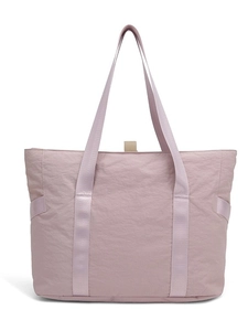 Sac fourre-tout minimaliste en nylon lilas clair avec de longues bretelles pour le yoga