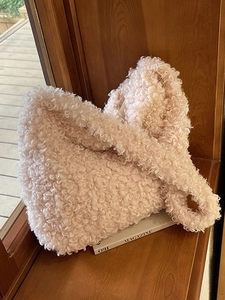 Women Large Capacity Plush Shoulder Bag Korean Fashion Crossbody Bag Faux Fur Tote Bag Casual Soft Commuting Handbag For Winter