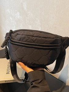 Sac Banane Matelassé en Toile Minimaliste de Style Coréen pour Femmes Sac de Poitrine à la Mode Urbain Décontracté Sport Pochette pour Téléphone