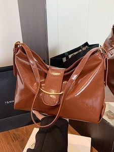 Sac fourre-tout rétro en cuir marron brillant avec boucle dorée pour femmes