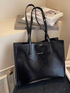 Damen Große Kapazität PU Leder Tragetasche Mode Buchstabe Druck Schultertasche Pendler Lässig Handtasche Einkaufstasche
