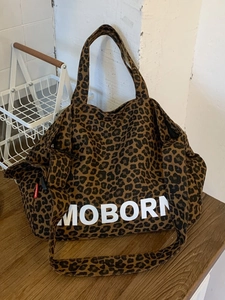 Sac Fourre-Tout en Toile Imprimé Léopard Grande Capacité Sac à Épaule Mode Femme MOBORN Lettre Imprimée Sac à Main Polyvalent avec Fermeture Éclair