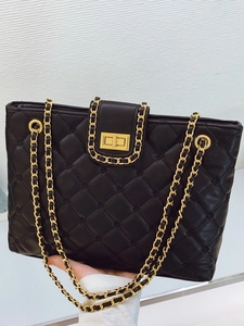 Sac Cabas Matelassé Noir Vintage pour Femme Grande Capacité en Cuir PU Chaîne Dorée Sac à Bandoulière Classique Élégant pour Le Travail