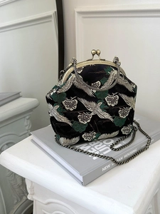 Vintage Chinese style crossbody bag with crane embroidery and bronze metal clasp