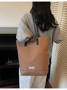 Minimalist large capacity canvas bucket bag for women with cord handles and plaid pattern
