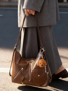 Vintage dark brown large shoulder bag in faux leather with teddy bear charm decoration