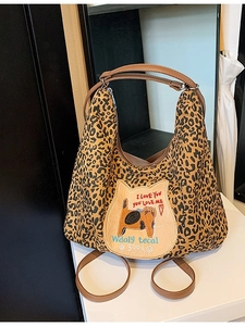 Sac hobo imprimé léopard avec broderie chat et anses en cuir pour femmes