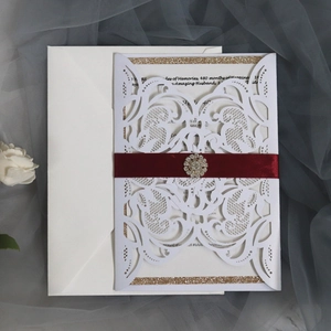 Elegant Laser Cut Floral Invitation Cards With Rhinestone Ribbon Buckle Artificial Pearl Paper Cards For Wedding Engagement Party