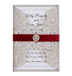 Invitations de Mariage Européennes Découpe Laser Pailletées Avec Ruban en Satin Boucle en Strass Cartes de Vœux Ajourées pour Mariage