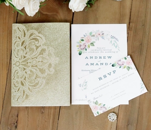 Kit d'invitation mariage doré pailleté découpé au laser avec décorations florales