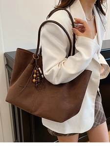 Vintage large capacity brown suede tote bag with wooden bead charm for daily commute