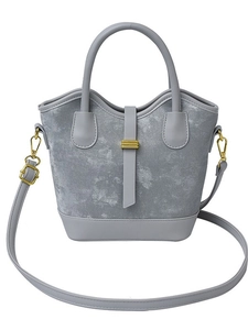 Sac seau gris texture marbre avec bord ondulé et détails en métal doré chic