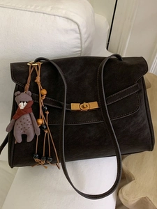 Retro PU Leather Tote Bag For Women Vintage Frosted Texture Crossbody Bag With Bear Pendant Lock Commute Handbag