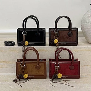 Minimale zweifarbige Handtaschen in vier Farben mit Quasten und Abnehmbarer Gurt