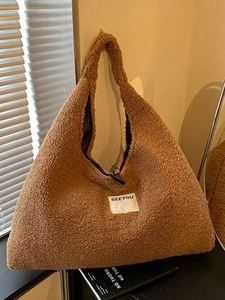Large Capacity Lamb Wool Tote Bag For Women Autumn Winter Plush Soft Shoulder Bag Casual Solid Color Letter Patch Shopping Bag